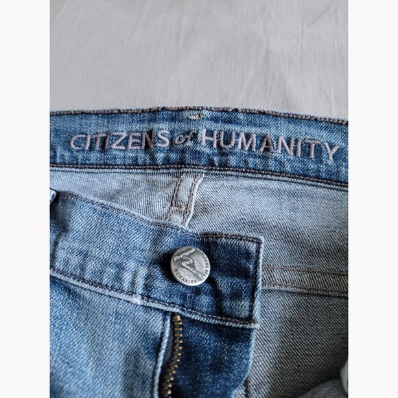 Citizens of Humanity Light Wash Distressed Straight Leg jeans (25) - Picture 10 of 12